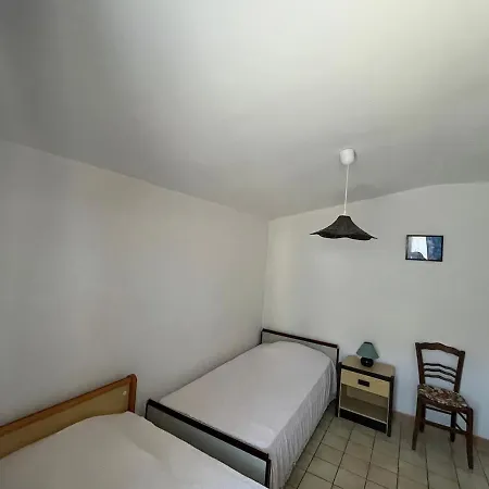 Apartment Avec Terrasse, Quartier Calme !